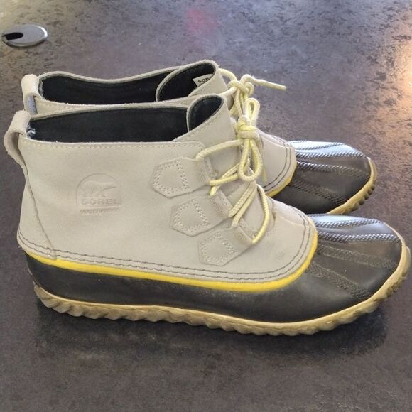 Sorel boots - Picture 1 of 6
